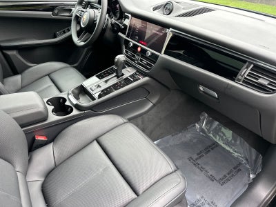 2025 Porsche Macan Macan