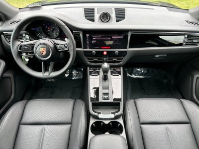 2025 Porsche Macan Macan