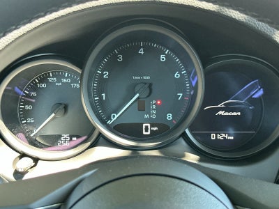 2025 Porsche Macan Macan
