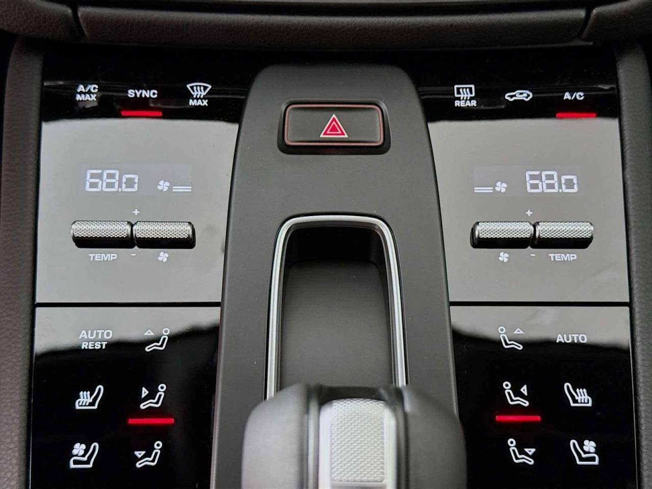 2025 Porsche Macan AWD