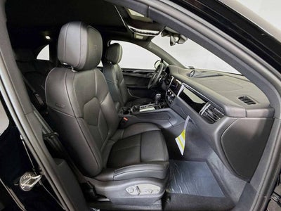 2025 Porsche Macan AWD