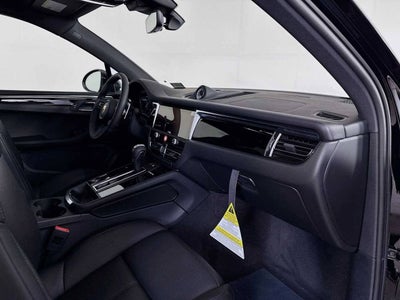 2025 Porsche Macan AWD
