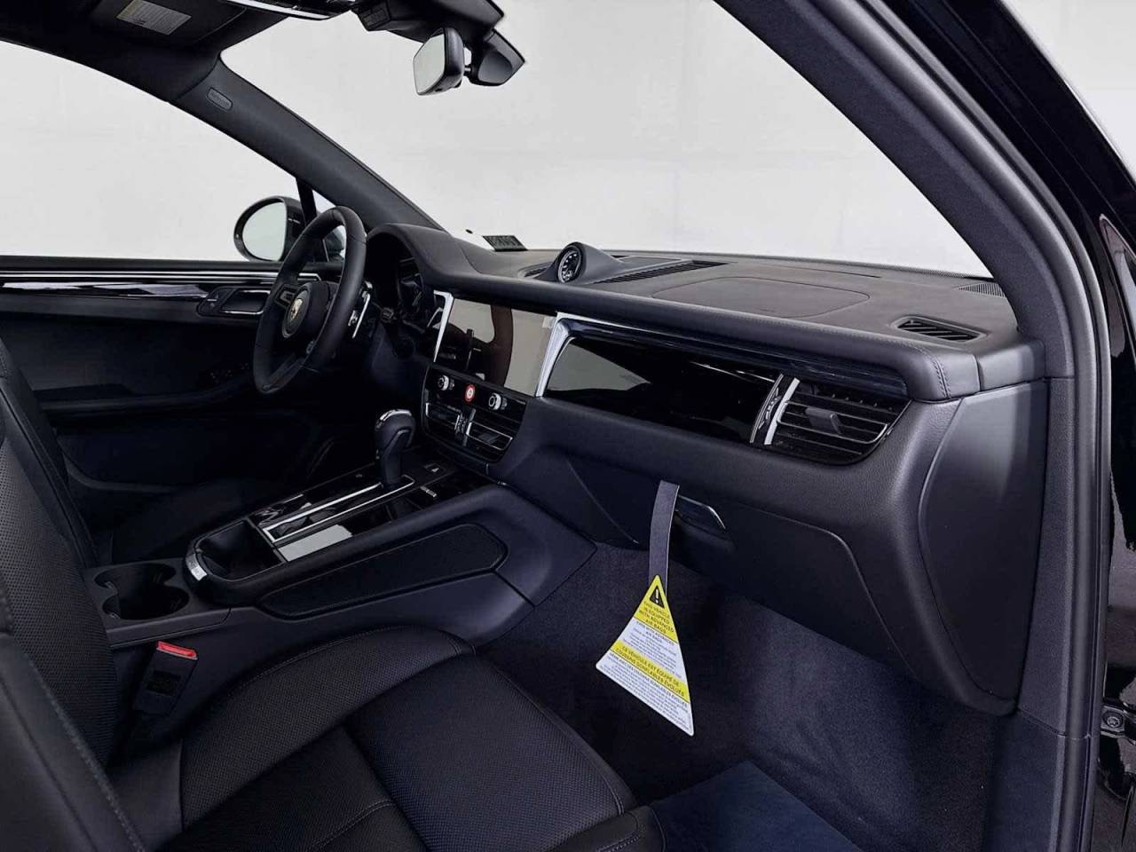 2025 Porsche Macan AWD