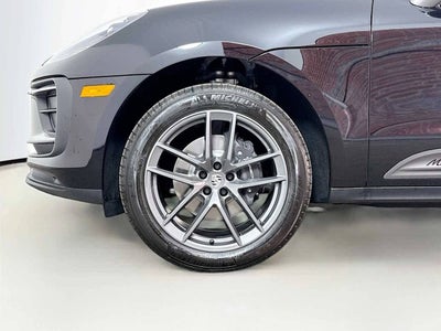 2025 Porsche Macan AWD