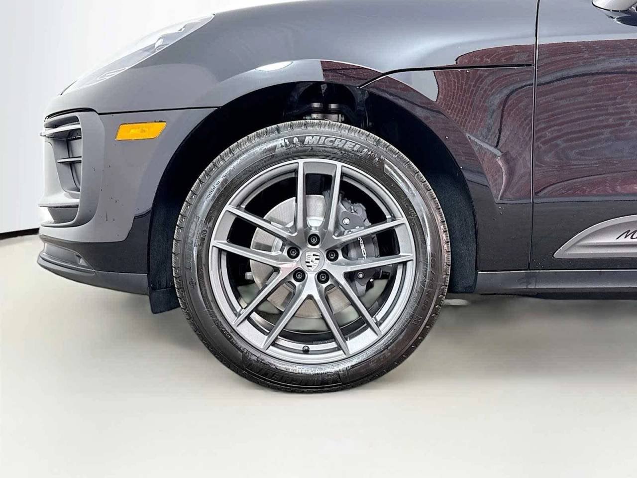 2025 Porsche Macan AWD