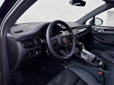 2025 Porsche Macan AWD