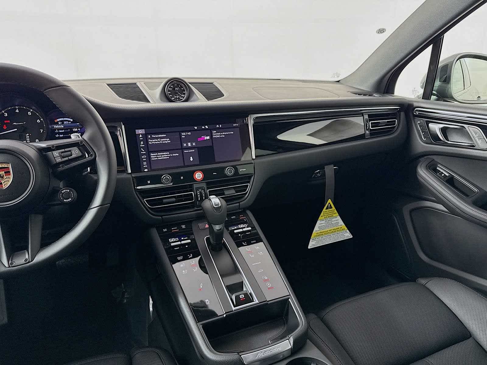 2025 Porsche Macan Macan T