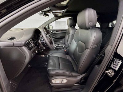 2025 Porsche Macan AWD