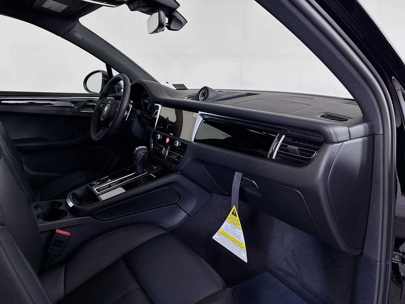 2025 Porsche Macan Macan T