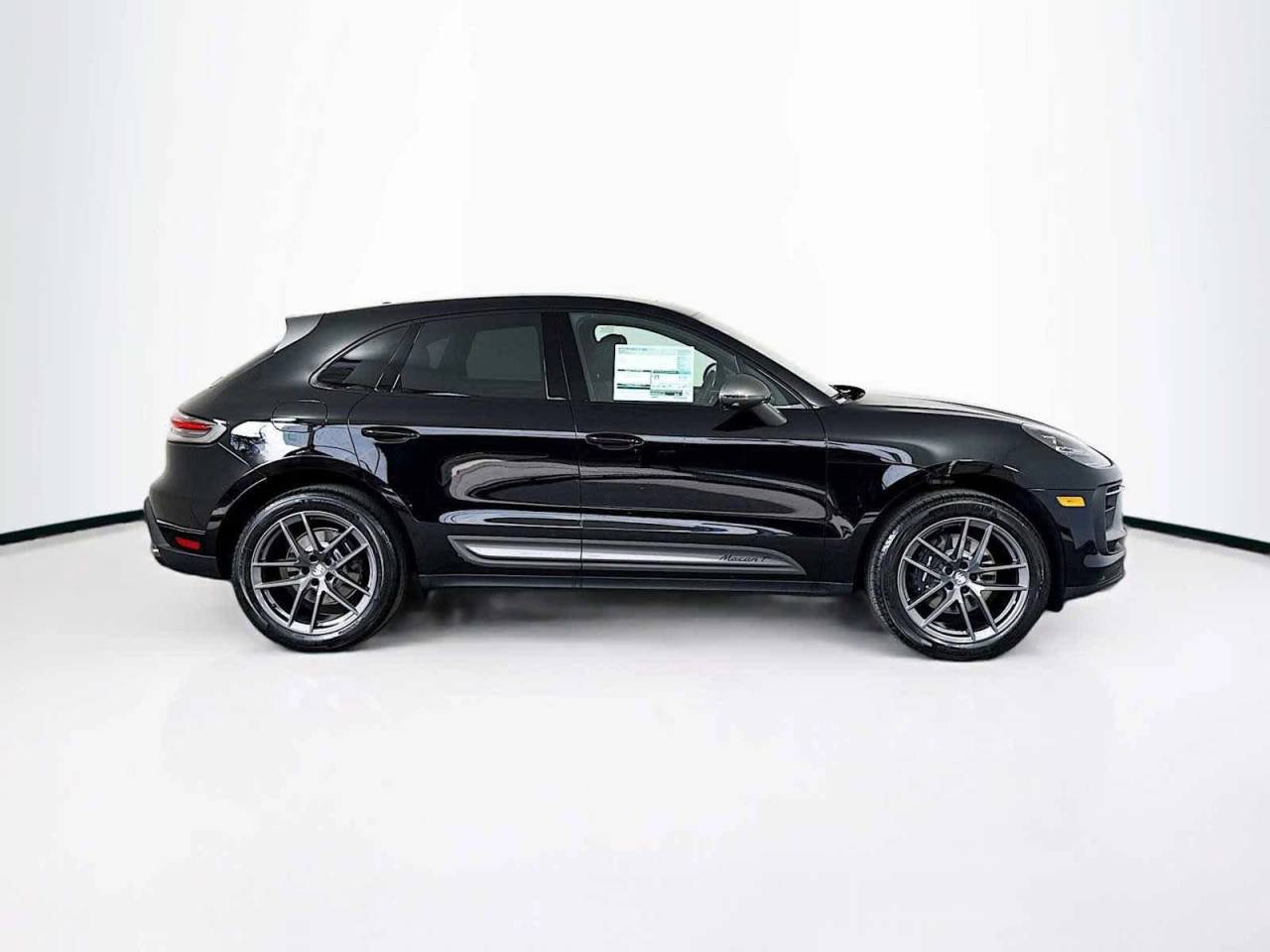 2025 Porsche Macan AWD