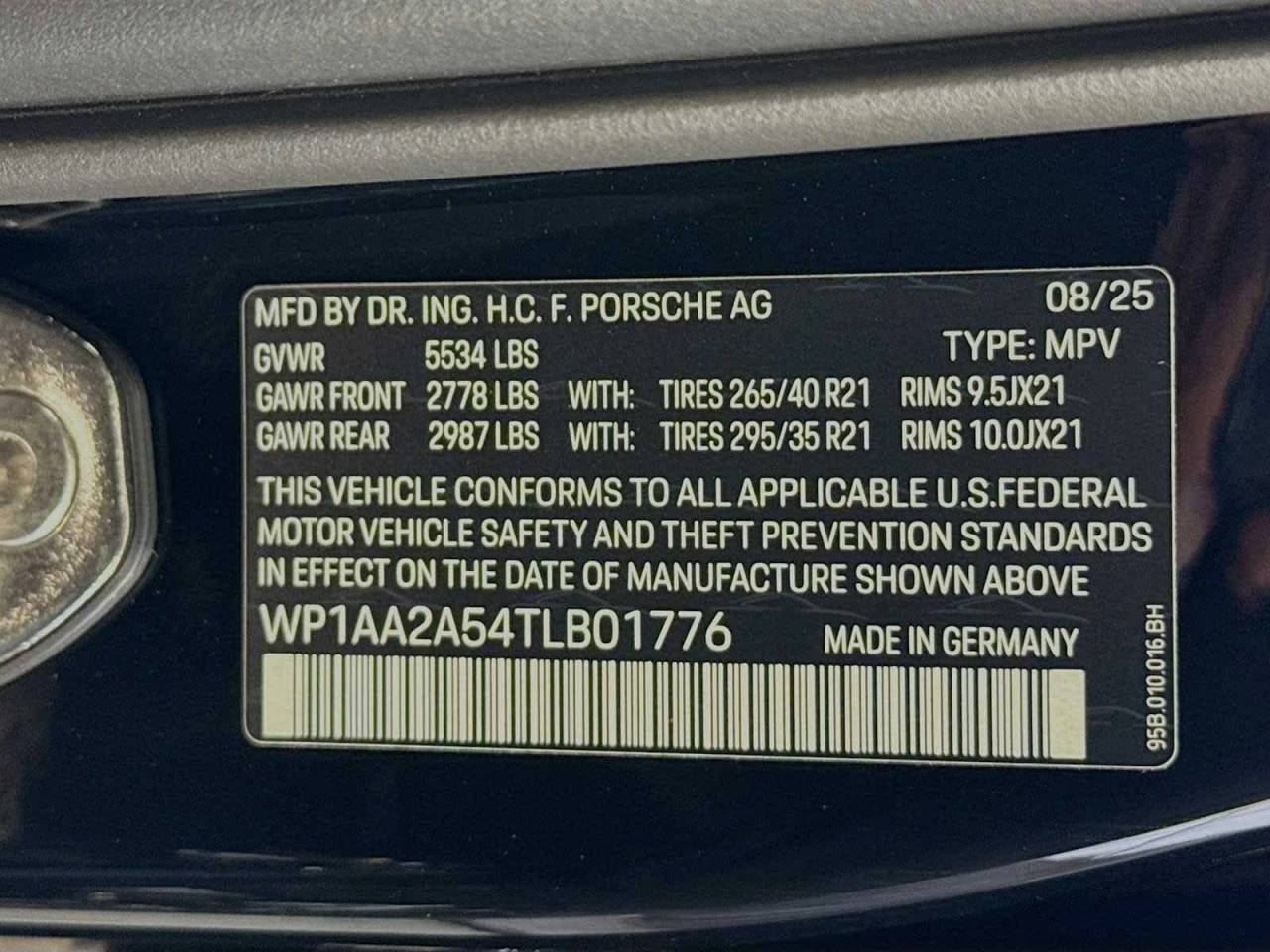 2026 Porsche Macan AWD