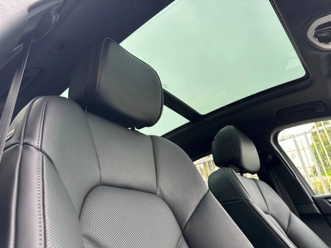 2026 Porsche Macan AWD