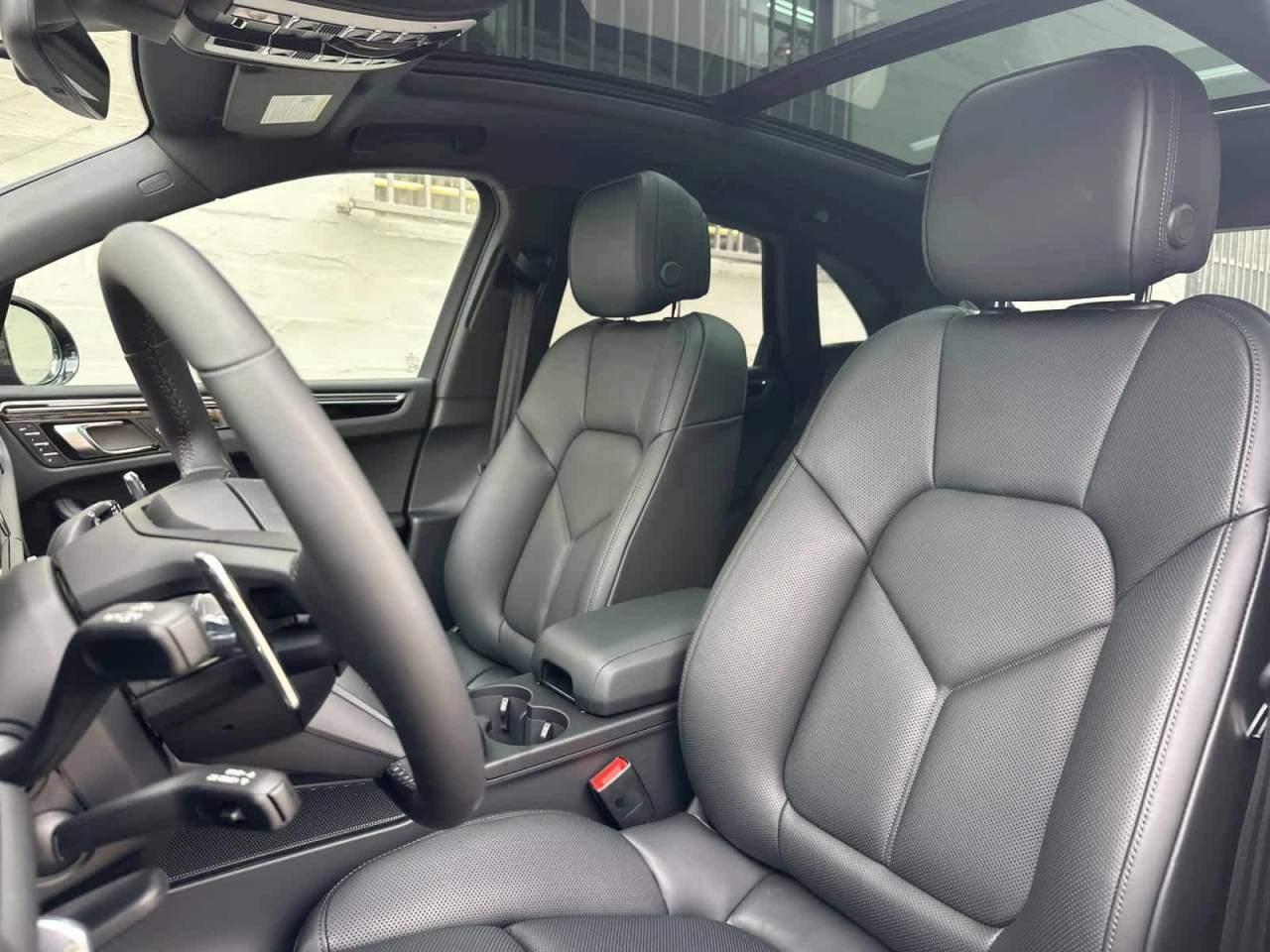 2026 Porsche Macan AWD