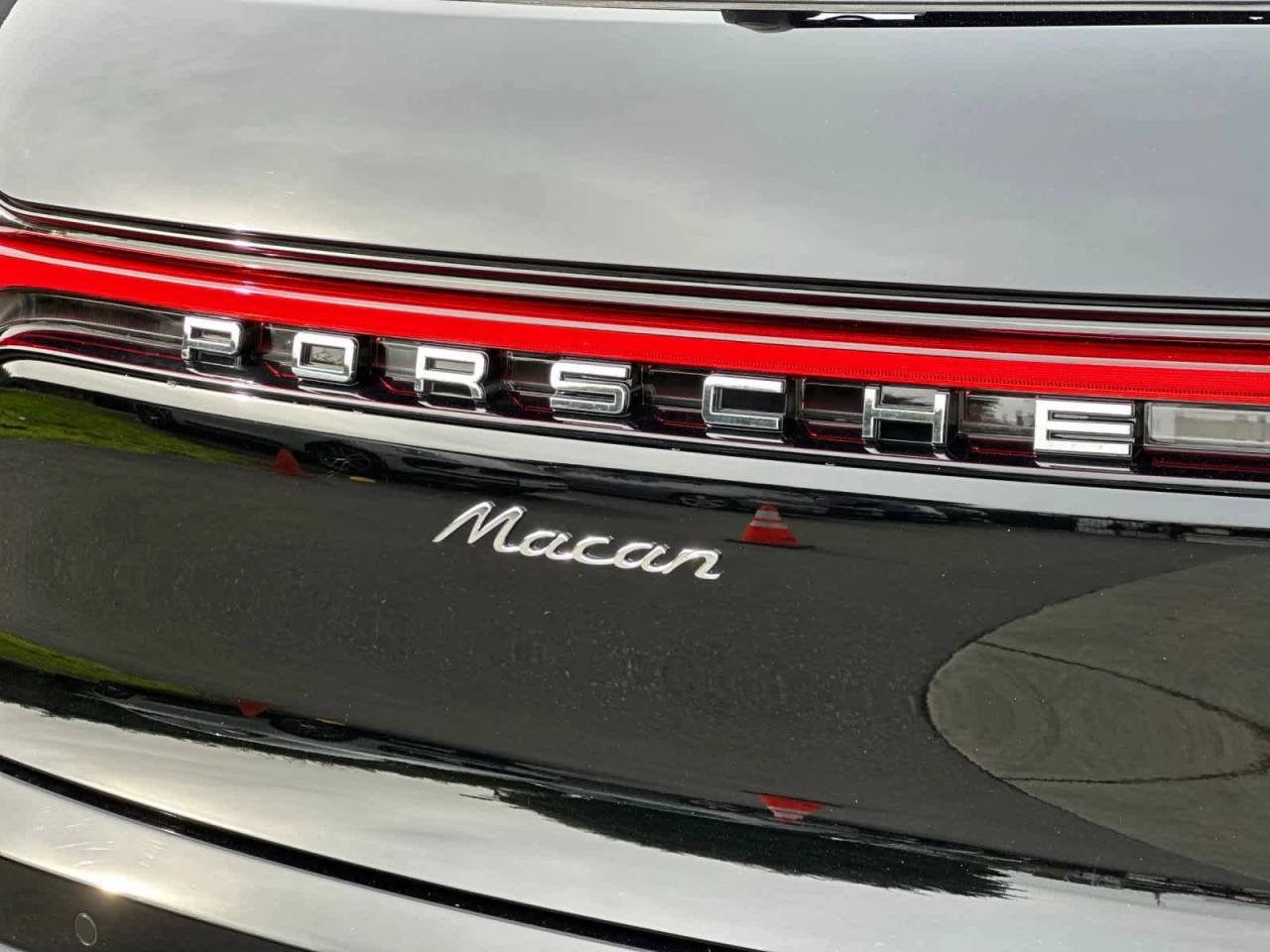 2026 Porsche Macan Macan