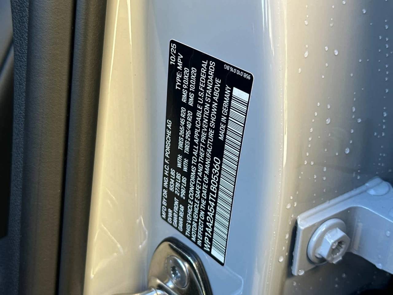 2026 Porsche Macan AWD