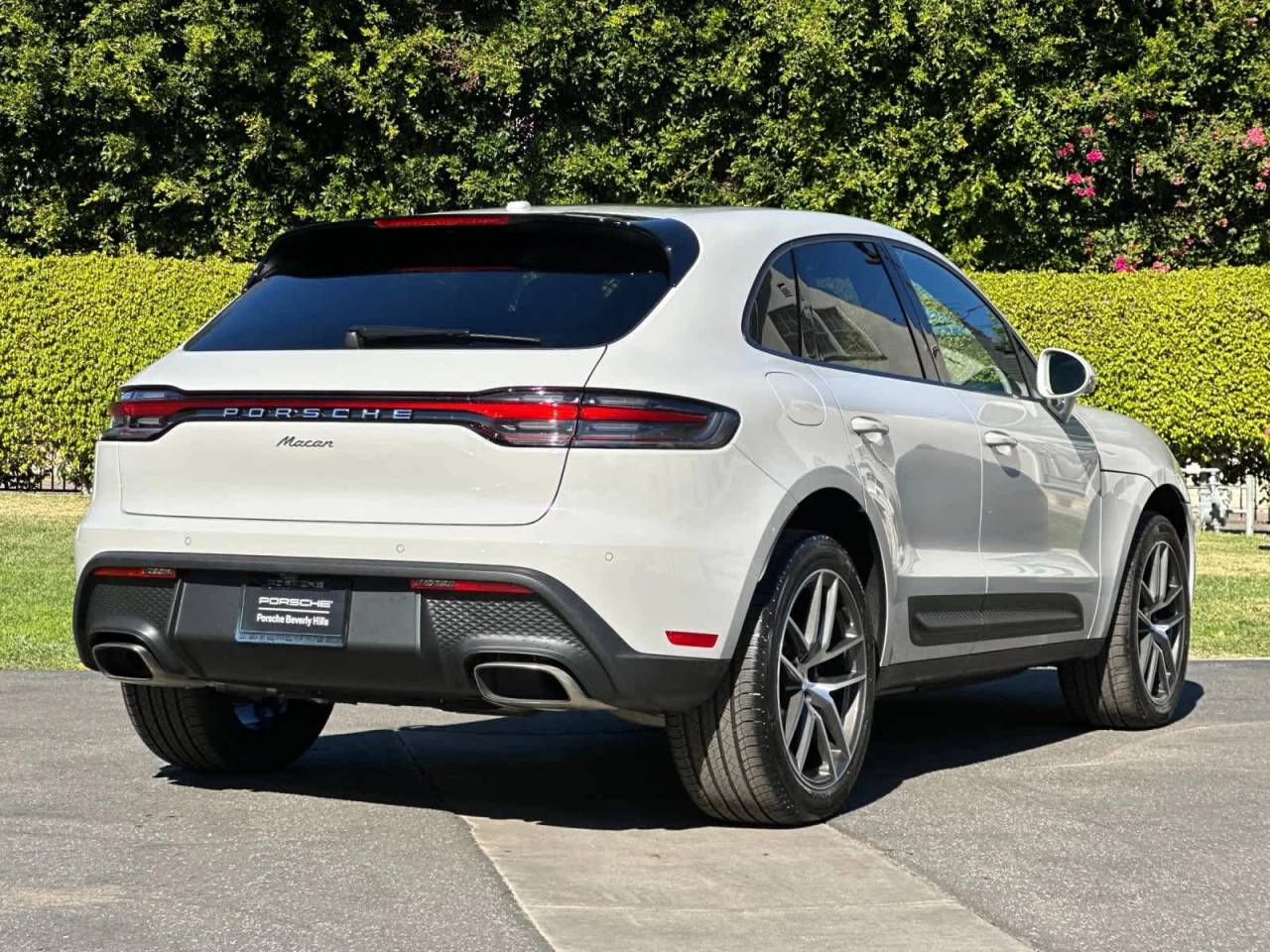 2026 Porsche Macan AWD