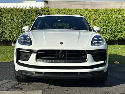 2026 Porsche Macan Base