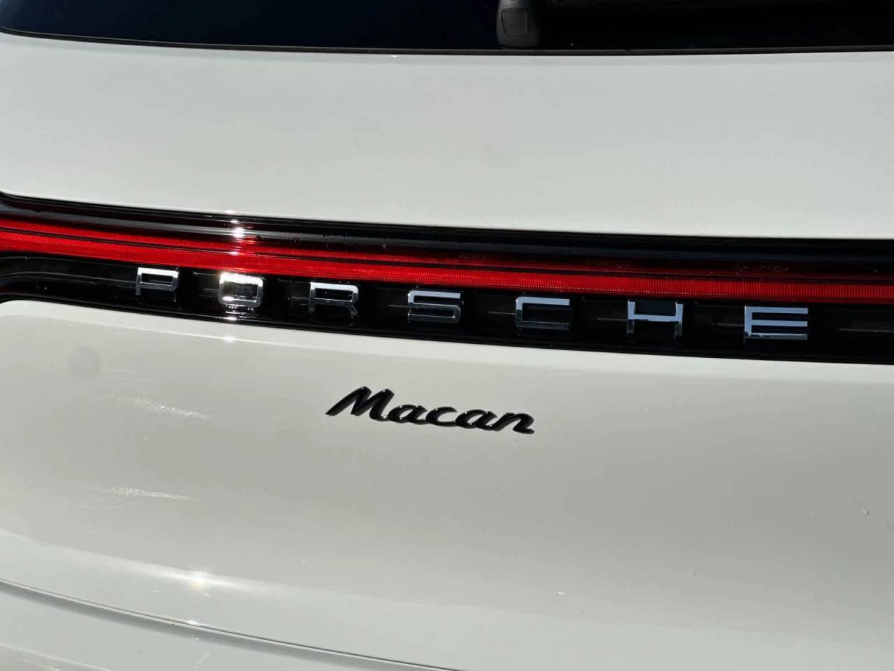 2026 Porsche Macan Base