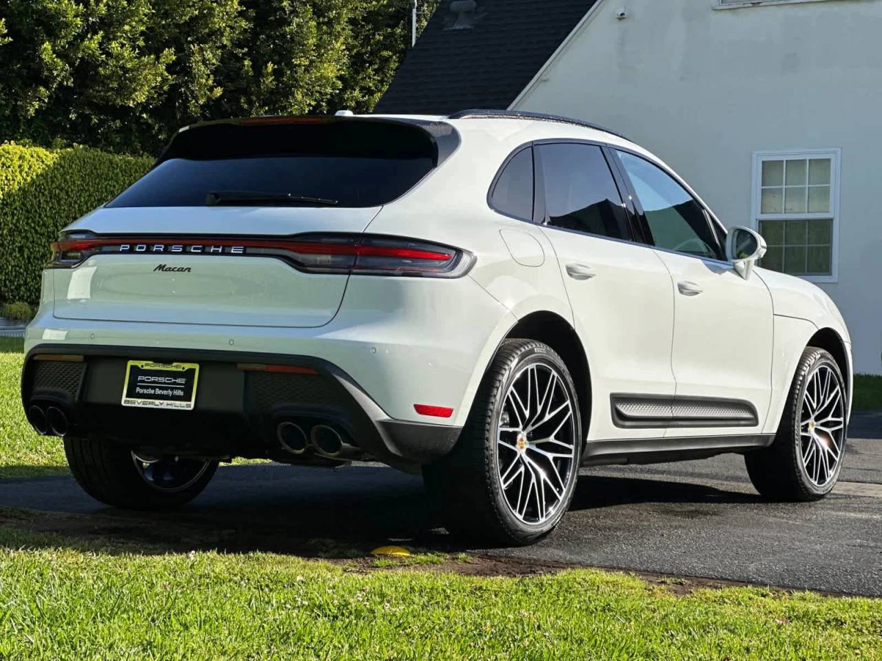 2026 Porsche Macan Base