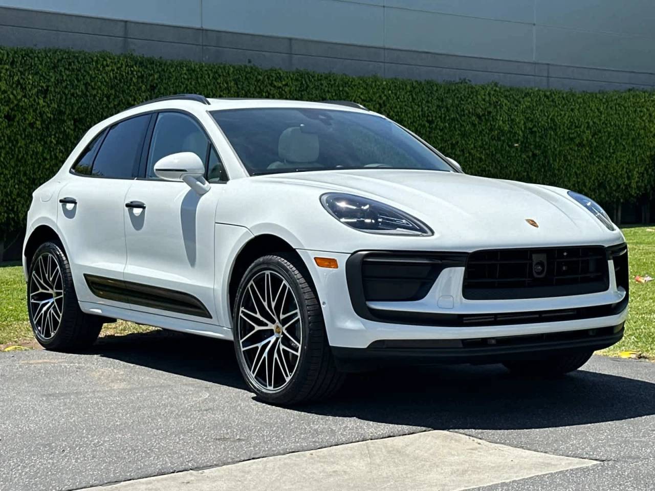 2026 Porsche Macan Base
