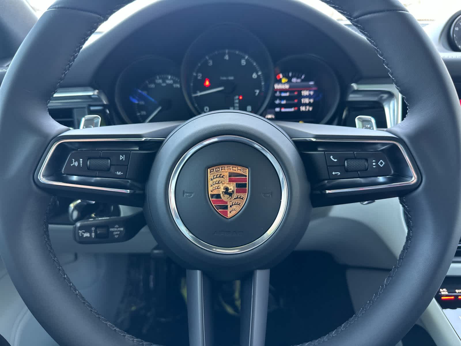 2026 Porsche Macan Base