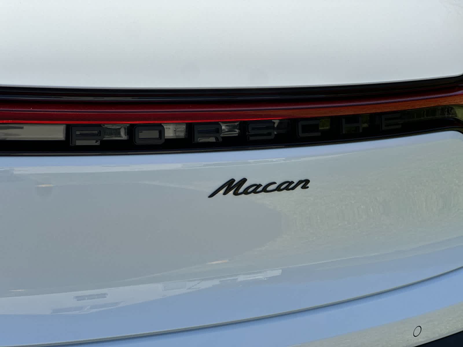 2026 Porsche Macan Base