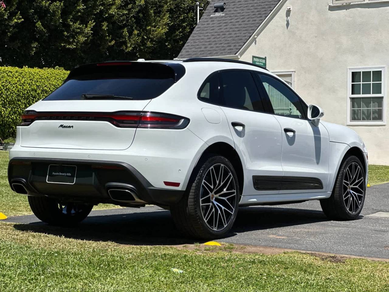 2026 Porsche Macan Base