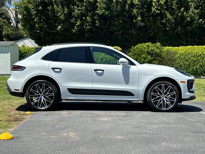 2026 Porsche Macan Base