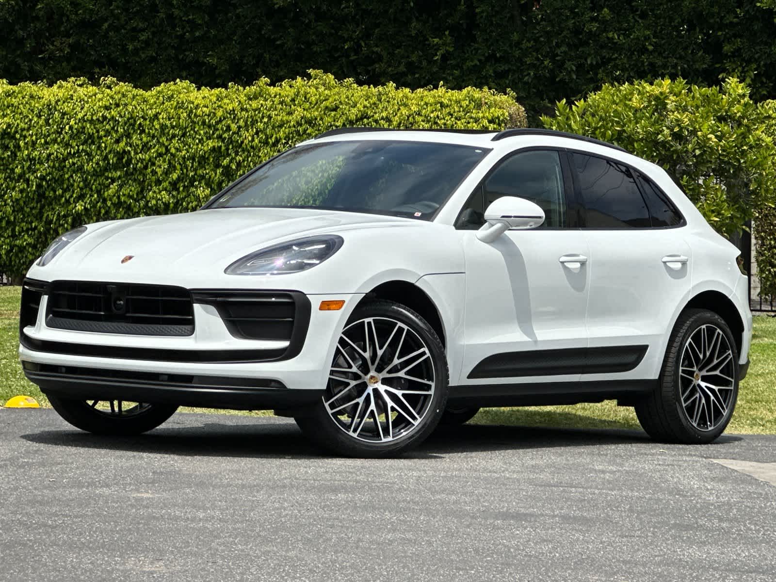 2026 Porsche Macan Base