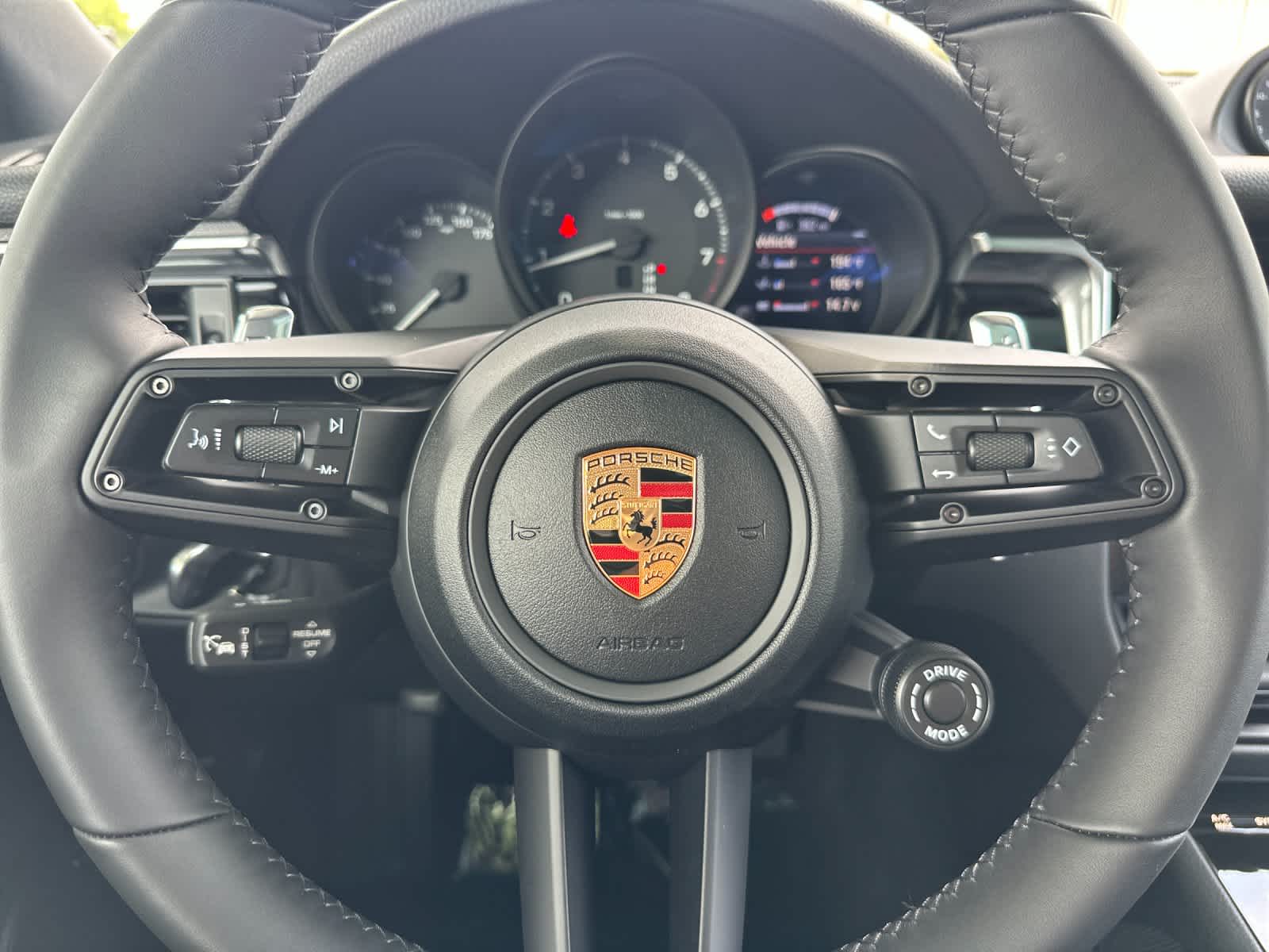 2026 Porsche Macan Base