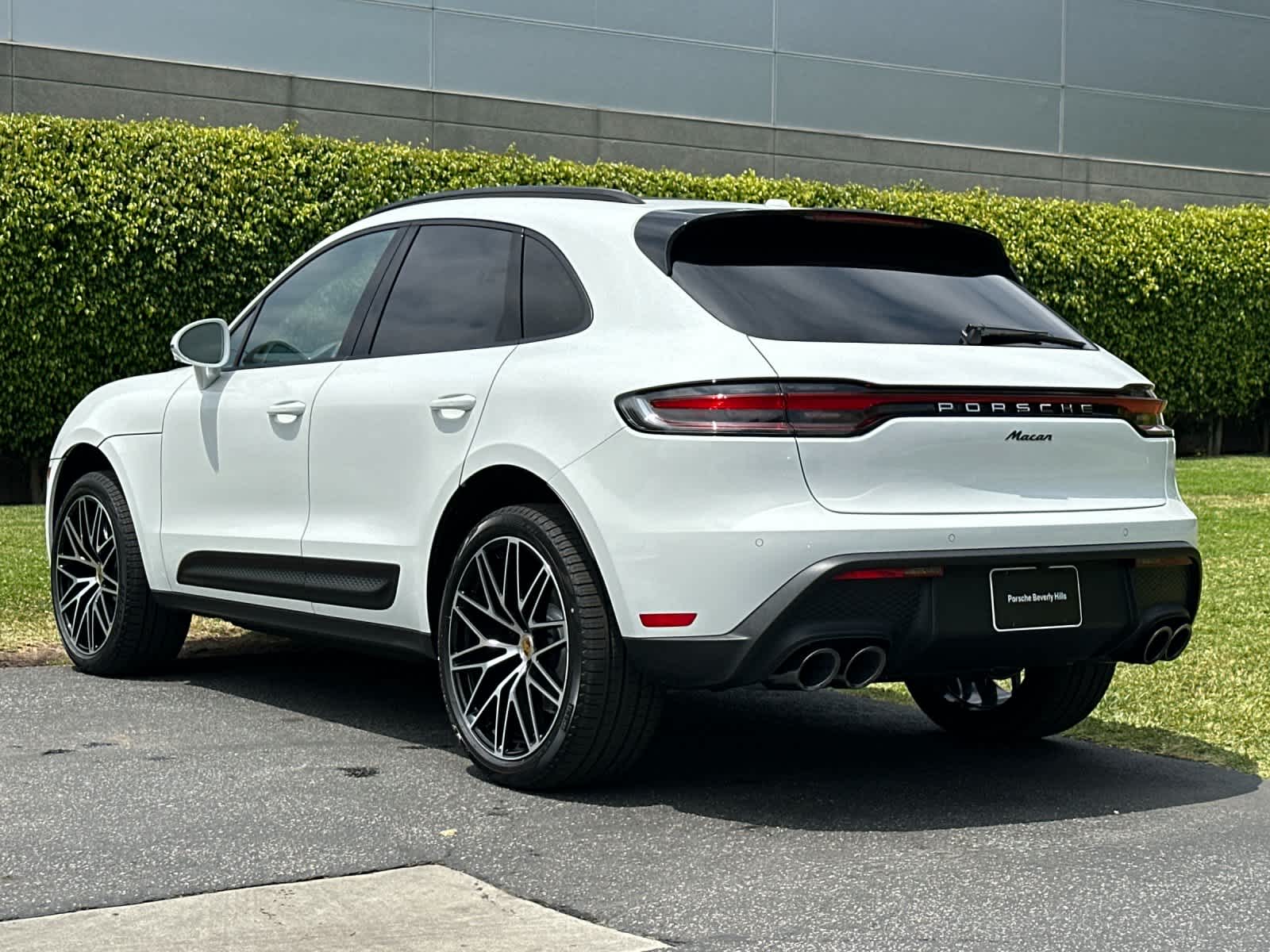 2026 Porsche Macan Base