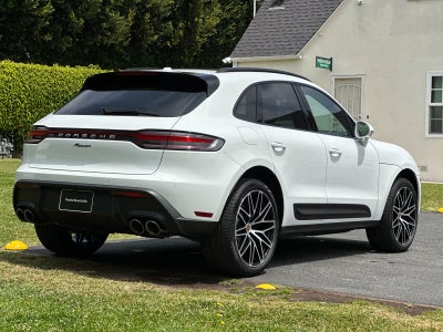 2026 Porsche Macan Base