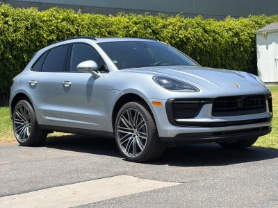 2026 Porsche Macan Macan