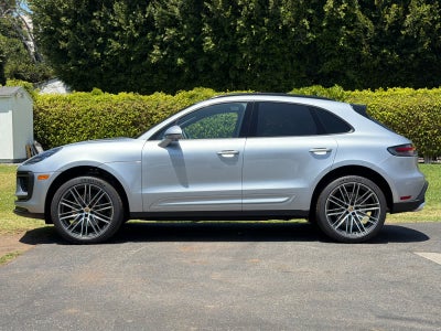 2026 Porsche Macan Macan