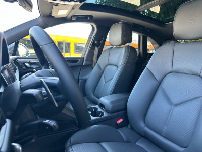 2026 Porsche Macan Macan T