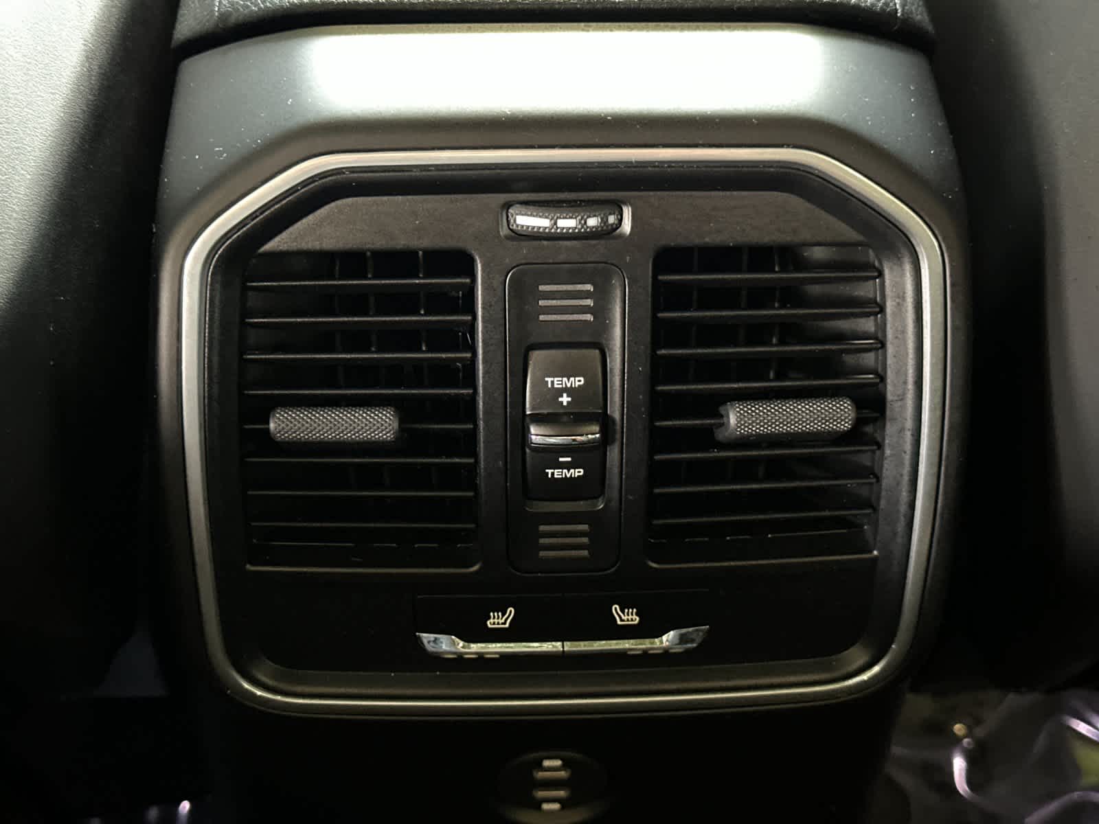 2022 Porsche Macan Macan