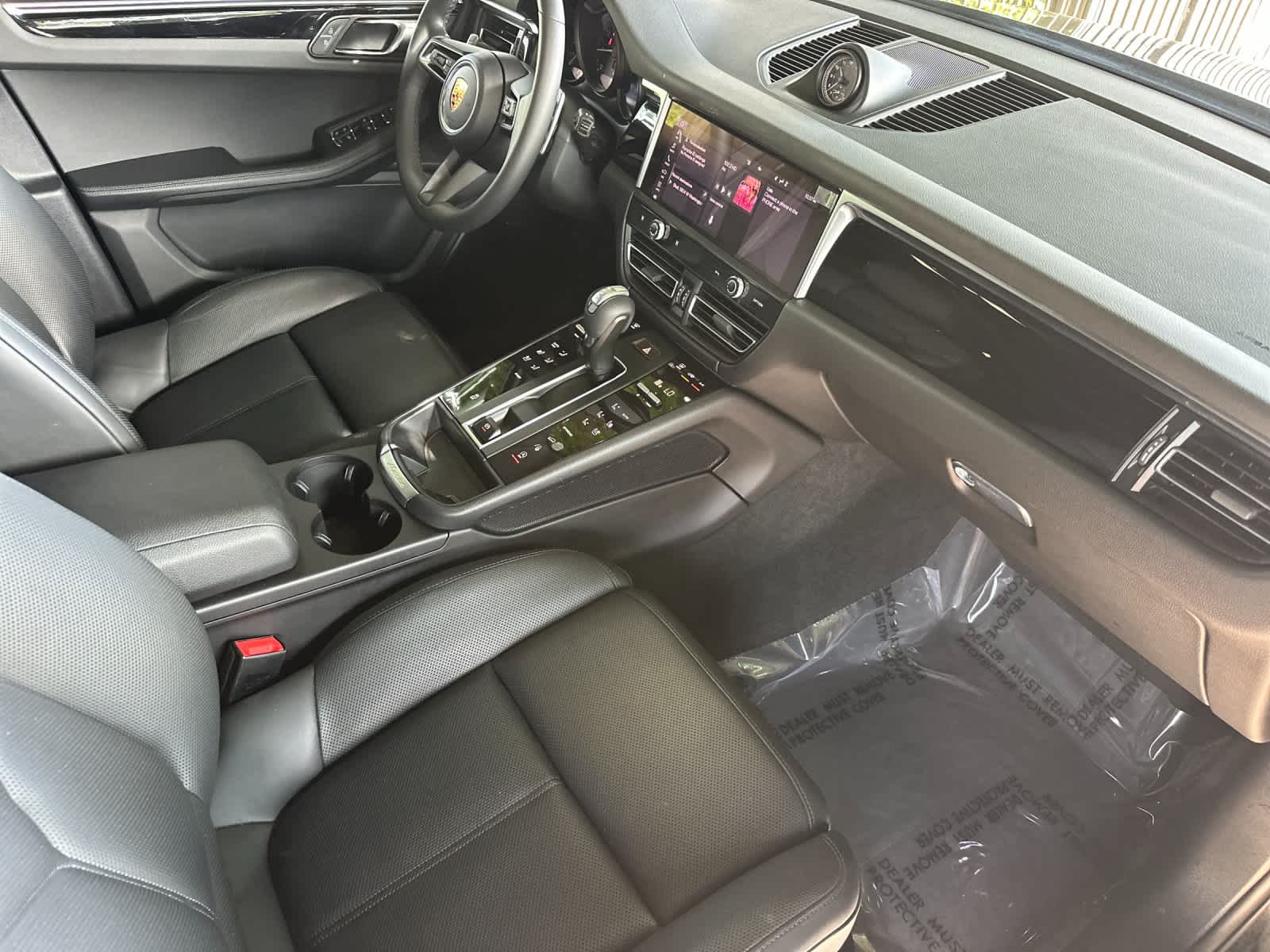 2022 Porsche Macan Macan