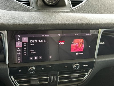 2022 Porsche Macan Macan