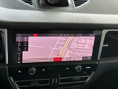 2022 Porsche Macan Macan