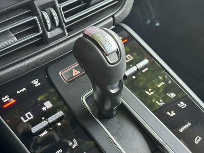 2022 Porsche Macan Macan