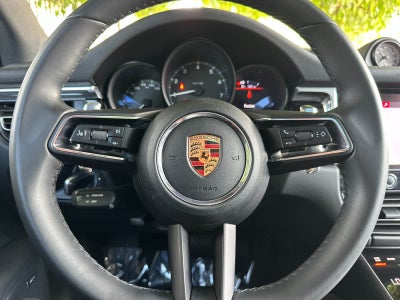 2022 Porsche Macan Macan