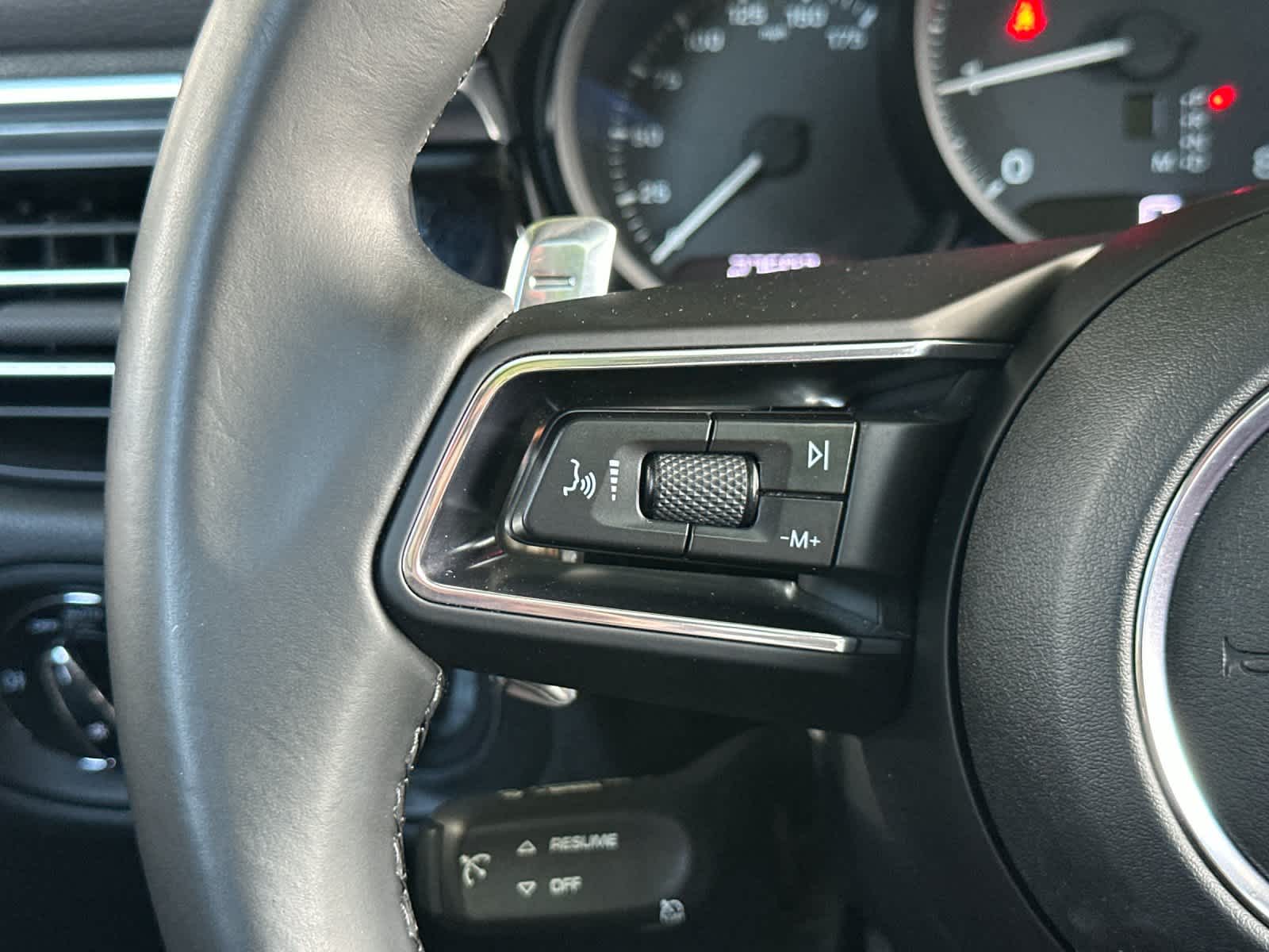2022 Porsche Macan Macan