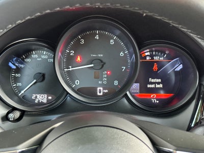 2022 Porsche Macan Macan
