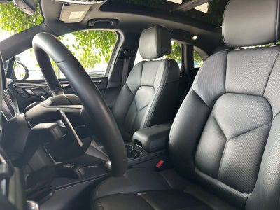2022 Porsche Macan Macan