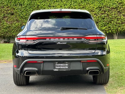 2022 Porsche Macan Macan