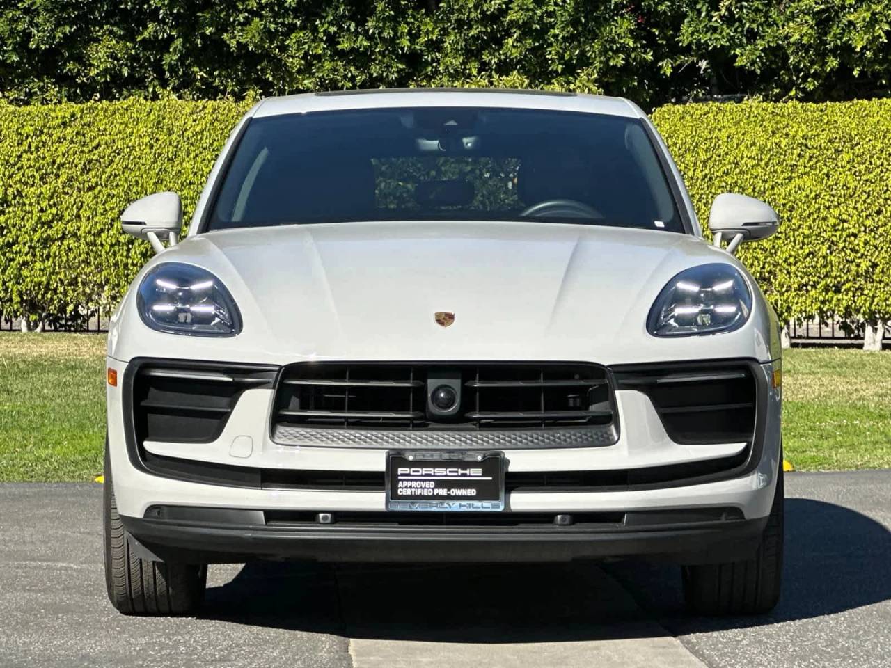 2025 Porsche Macan AWD