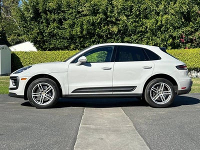 2025 Porsche Macan AWD