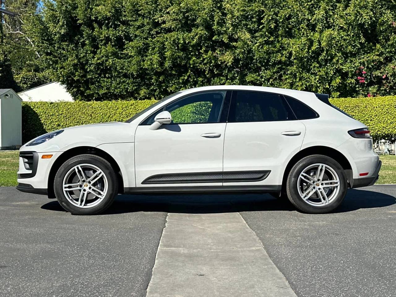 2025 Porsche Macan AWD