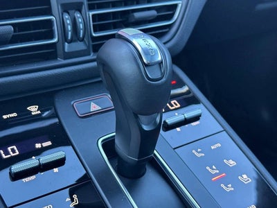 2025 Porsche Macan AWD