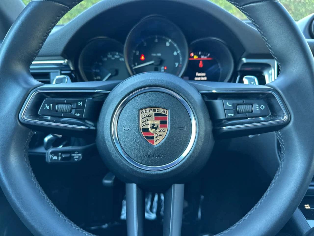 2025 Porsche Macan AWD